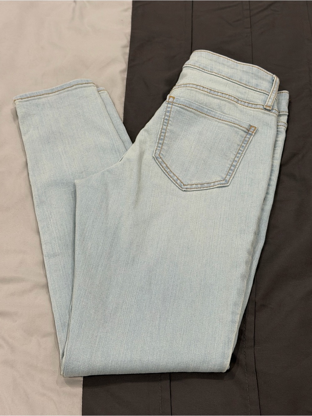 ☀️ Old Navy Light Wash Skinny Jeans - Pale Blue